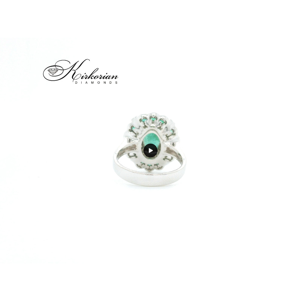  Бутиков пръстен с 2.53ct смарагд и диаманти – бяло злато 18K | Код: IT43