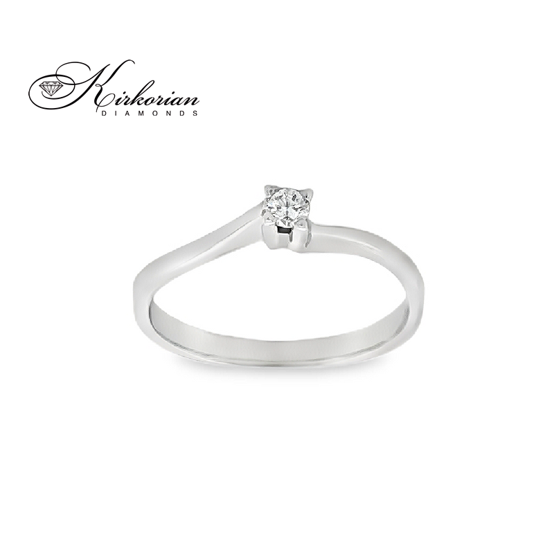 Годежен пръстен от бяло злато 14К с диамант 0.08 ct – класическа елегантност и вечен блясък | Kirkorian Diamonds Годежен пръстен от бяло злато 14К с диамант 0.08 ct – класическа елегантност и вечен блясък | Kirkorian Diamonds