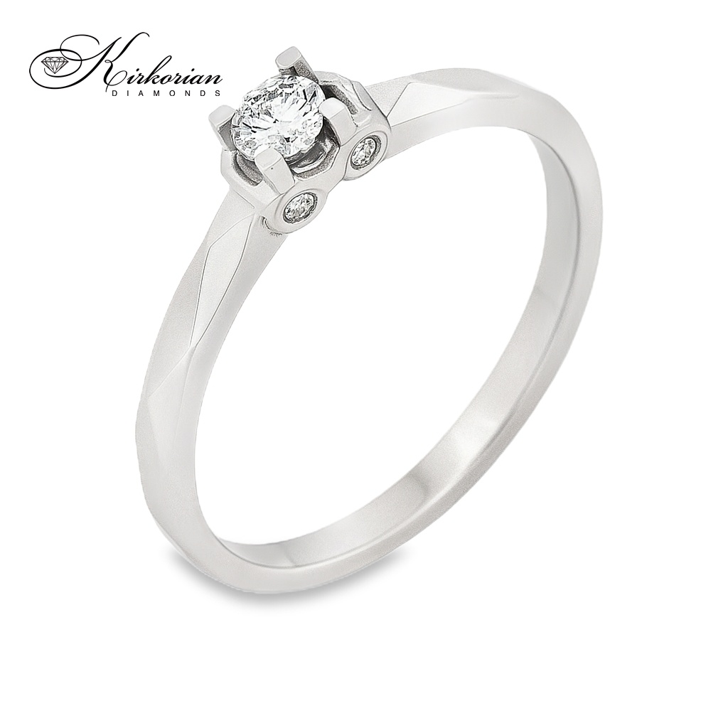 Годежен пръстен от бяло злато 14К с 5 диаманта 0.16 ct – елегантен избор с фин детайл Годежен пръстен от бяло злато 14К с 5 диаманта 0.16 ct – елегантен избор с фин детайл