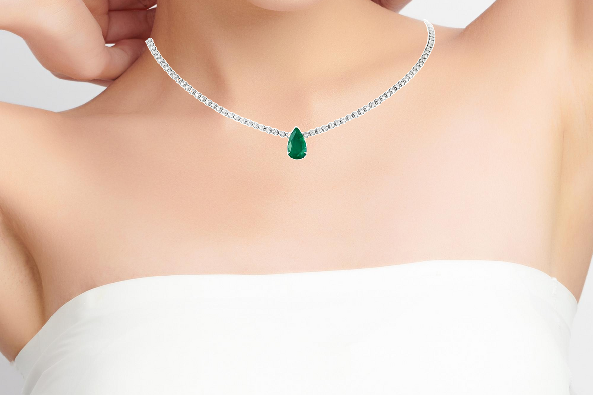 Колие от бяло злато 18k със смарагд 1.42ct и диаманти 1.43ct – луксозен модел IT31 Колие от бяло злато 18k със смарагд 1.42ct и диаманти 1.43ct – луксозен модел IT31