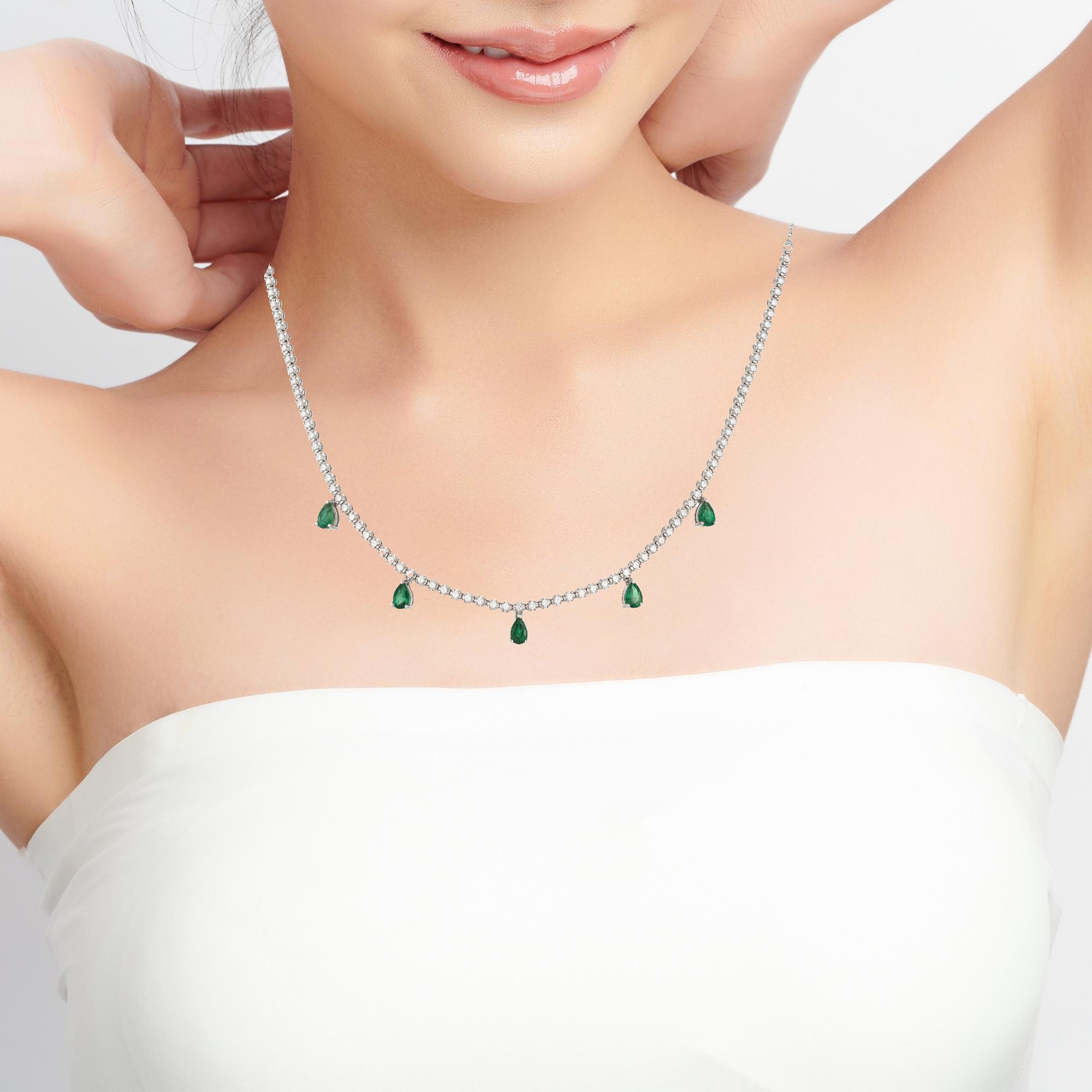 Диамантено колие от бяло злато 18К с изумруди 2.02 ct в тенис стил – лукс на достъпна цена