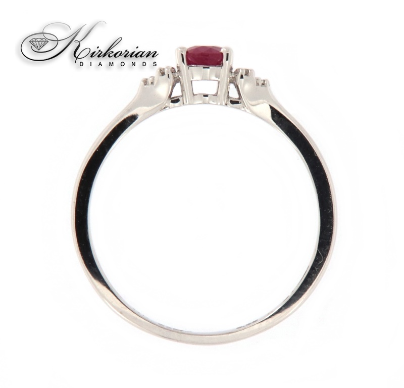 Годежен пръстен 18к. с рубин и диаманти 0.05 карата код:RN3